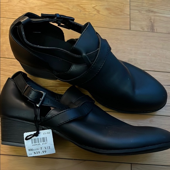 American Eagle Outfitters Shoes - American Eagle Women’s Black Leather Buckle Booties - Size 7.5